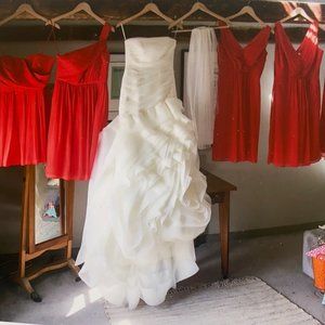 Beautiful Strapless Silk Vera Wang White size 2.